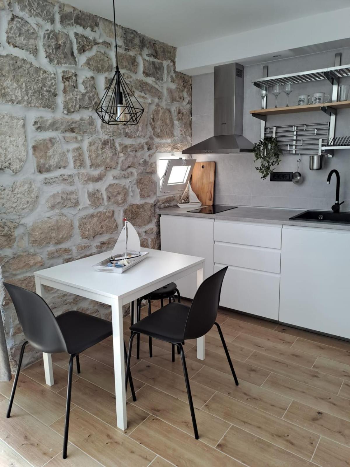 Leut & Lanterna Vis